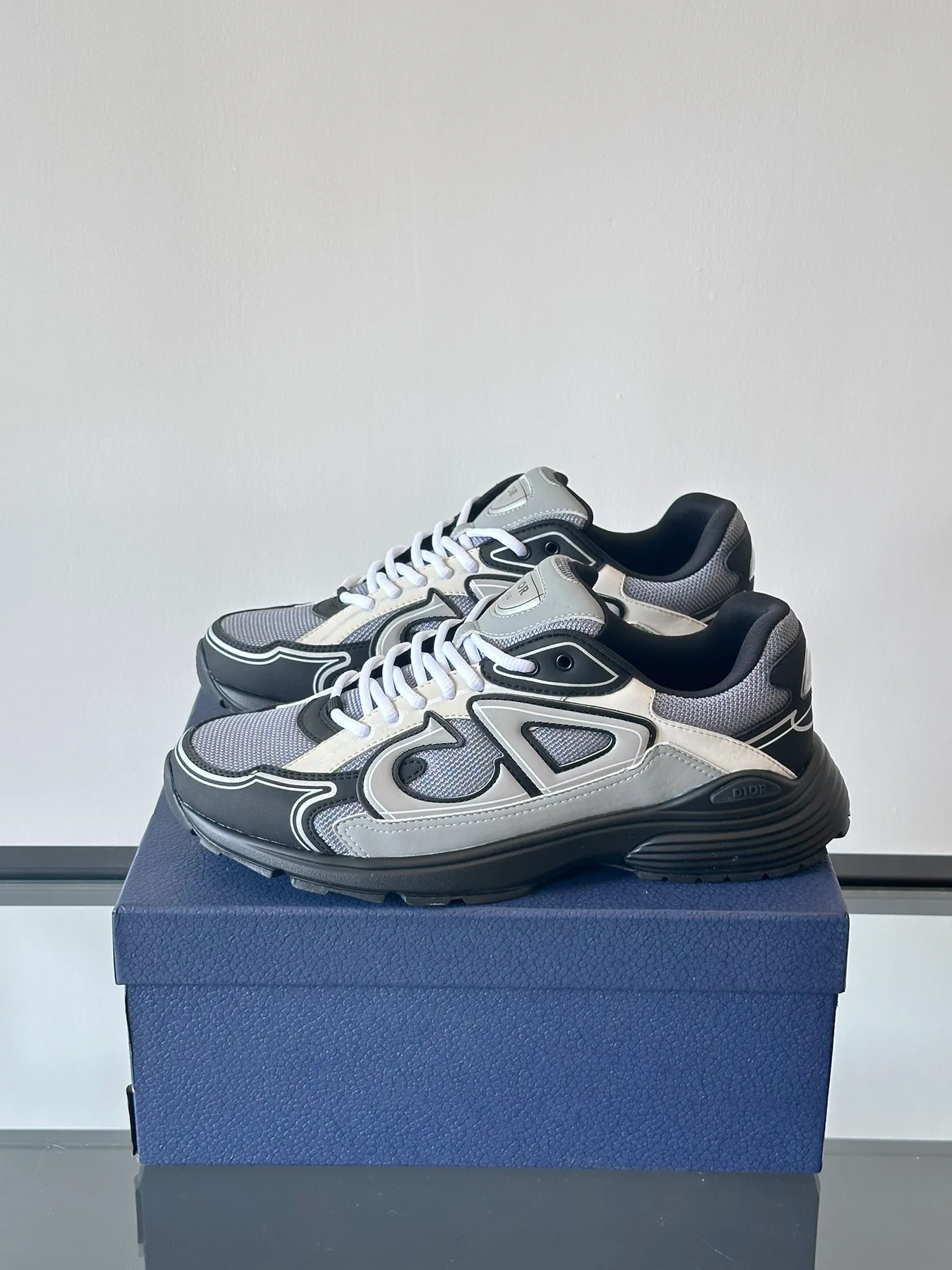 Men's Men's Shoes 💰p440 "Dio*" Dior B30 series sports shoes, multi-color mesh fabric and multi-color technical fabrics, this season's new B30 low-top sports shoes are one of the flagship styles of the series. Crafted from multicolor mesh and technical fabrics, it's finished with a reflective "CD30" graphic and silver-toned "DIOR B30" and "CD30" logos on the heel and tongue. An extra-light, sculpted rubber sole with signature accents adds style, while internal stretch details create ideal comfort. It can be matched with various casual styles to show a fashionable and modern sports style. Size: 38-44 (45-46 customized)